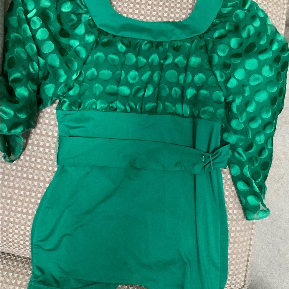Kelly green tie waist a line knot/woven contrast dot top with 3/4 bell sleeve
